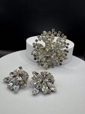 Vintage WEISS Clear Rhinestone Starburst Brooch Pin Clip On Earrings Set Vtg